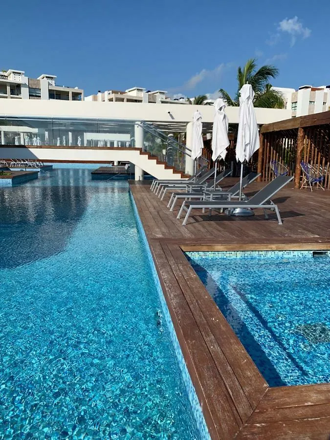 La Amada Condo With Marina View 칸쿤 아파트