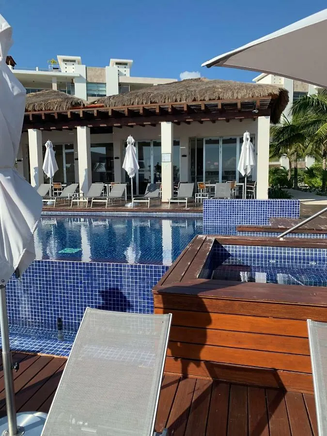 La Amada Condo With Marina View Cancún 0*,